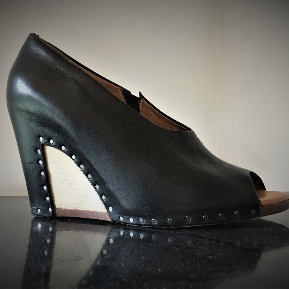 Martin Margiela open toed leather shores